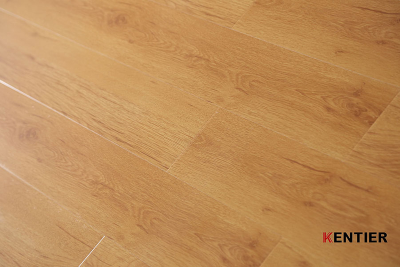 Laminate Flooring 1372